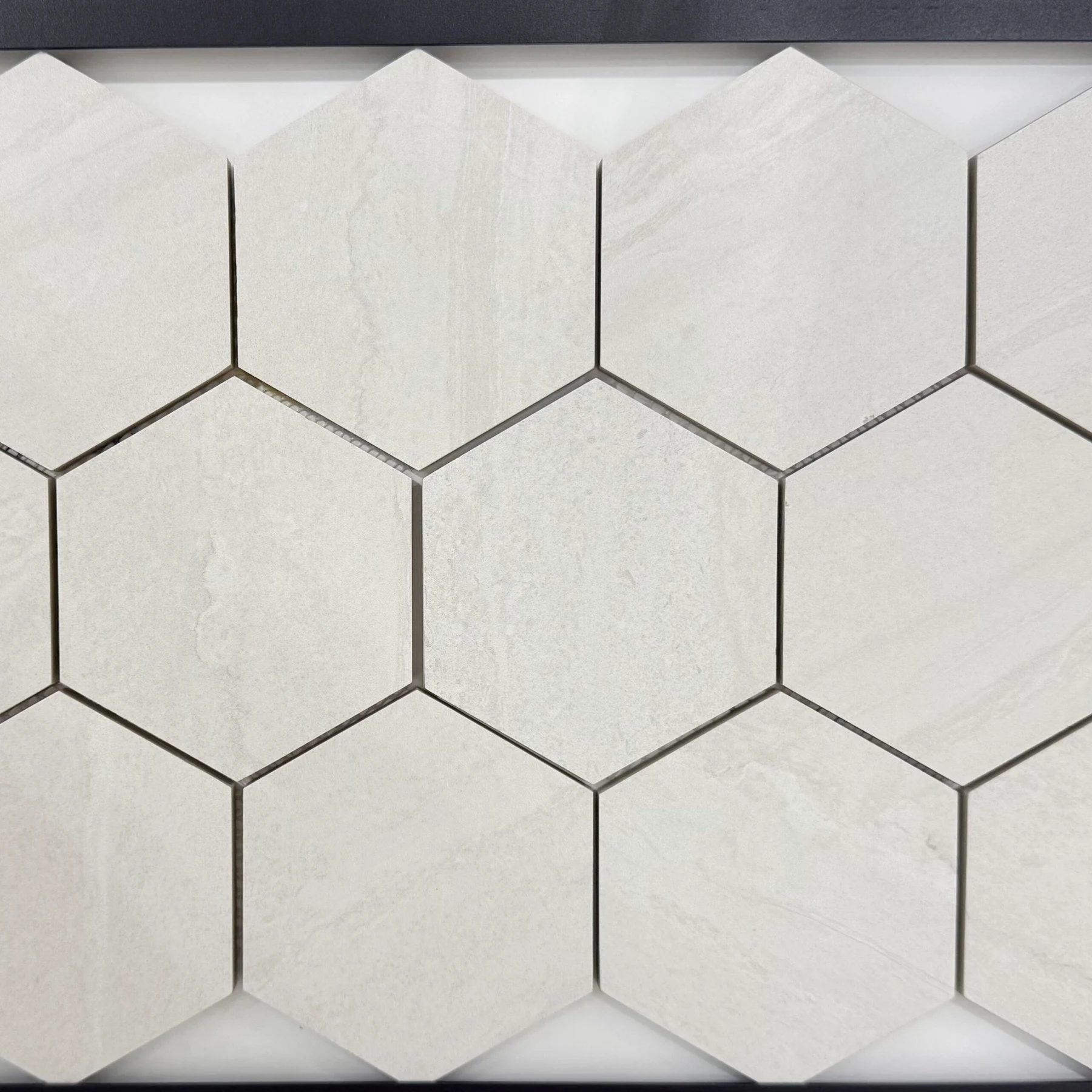 TL-BV01 Mos Hexagon -Biburry Vein White Matt (N), view 2