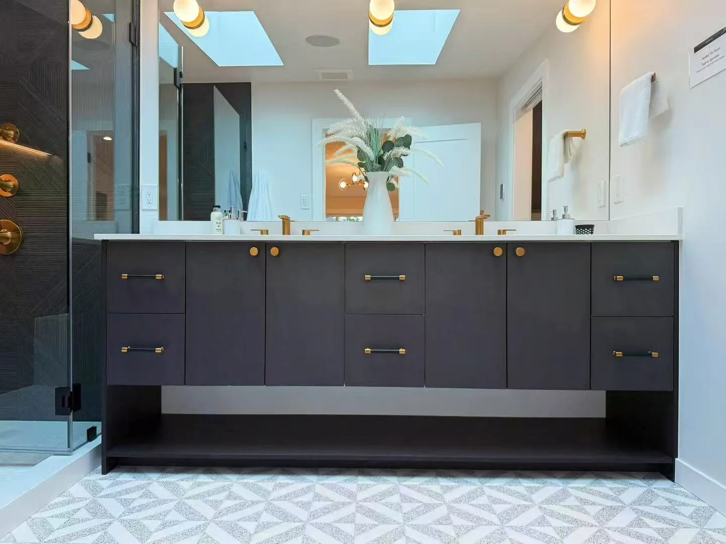 Dekor Black Project completed interior