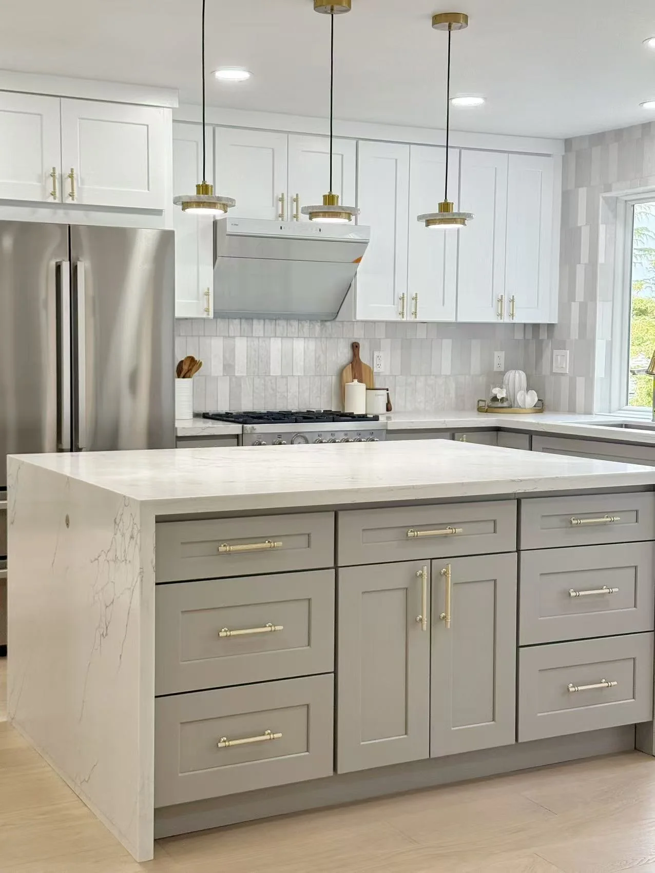 White Shaker + Lava Grey Project completed interior