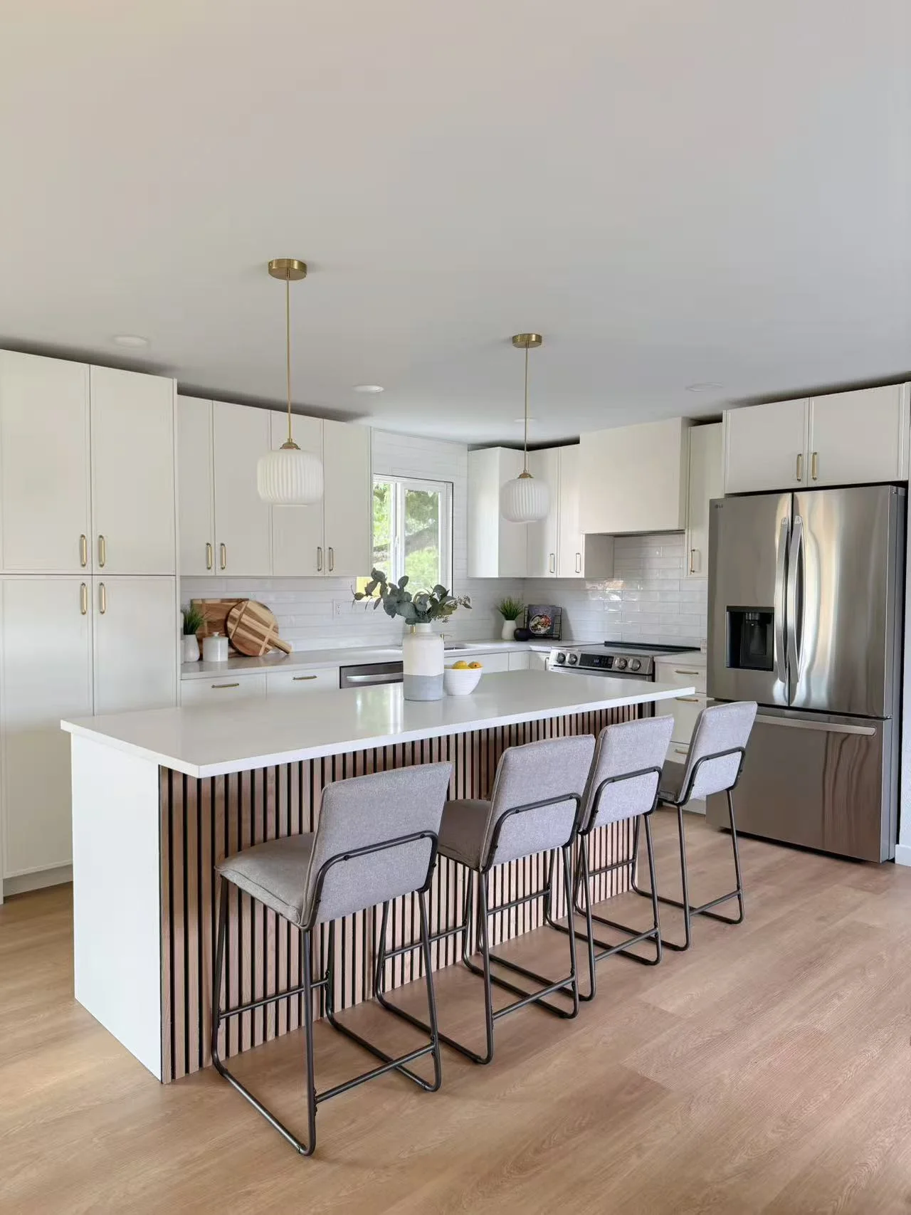 Slim Simply White Project completed interior