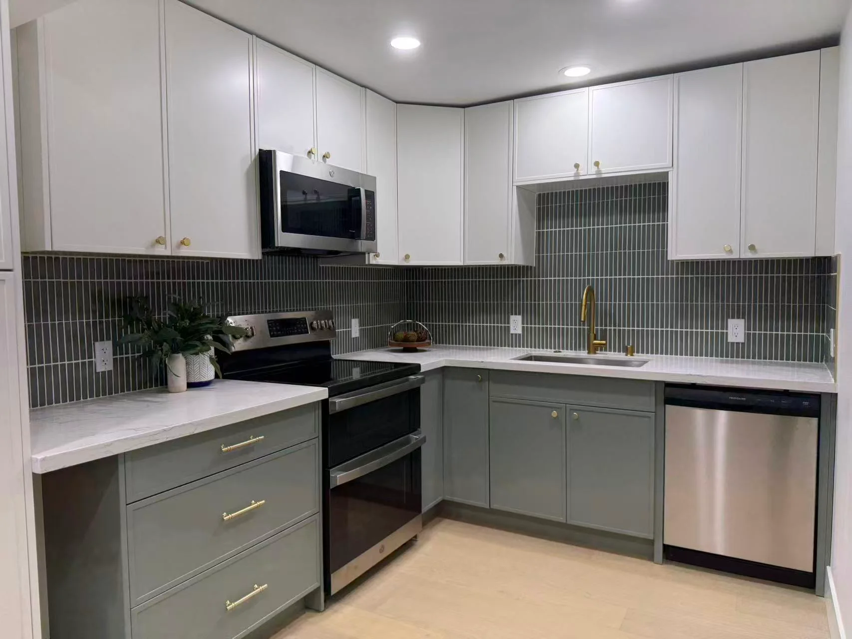 Slim Simply White + Slim Pine Green Project completed interior