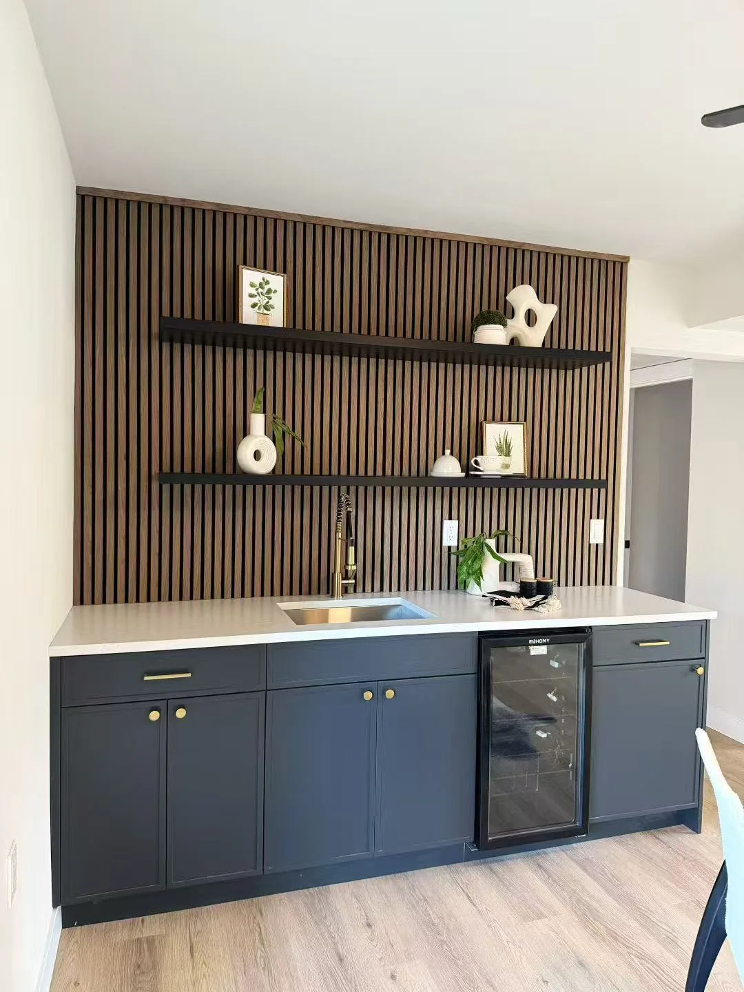 Slim Cold Black Project completed interior
